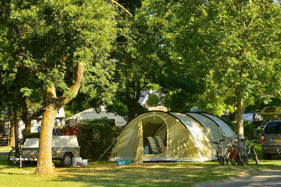 Forfait Confort : tente, caravane ou camping-car / 1 voiture / électricité 10A